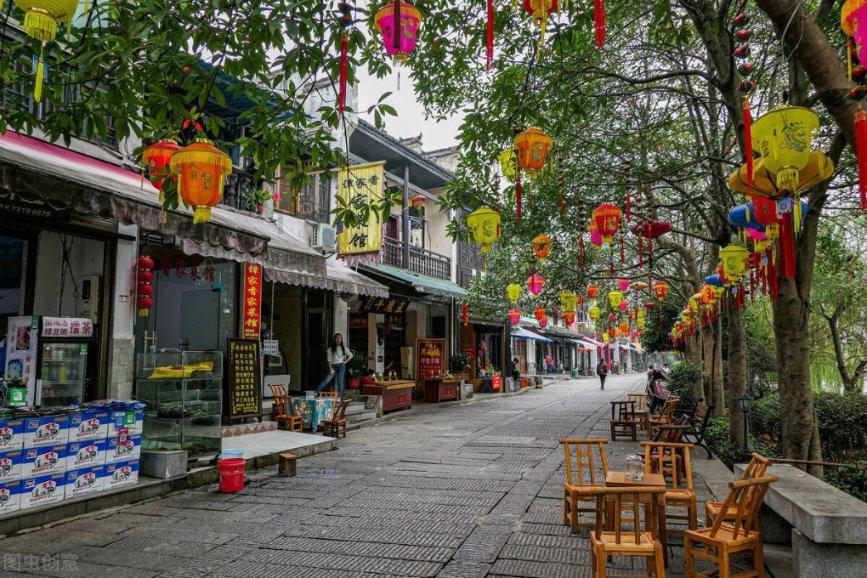 我女朋友总是喜欢一整天都抱着我 为什么？游戏画面